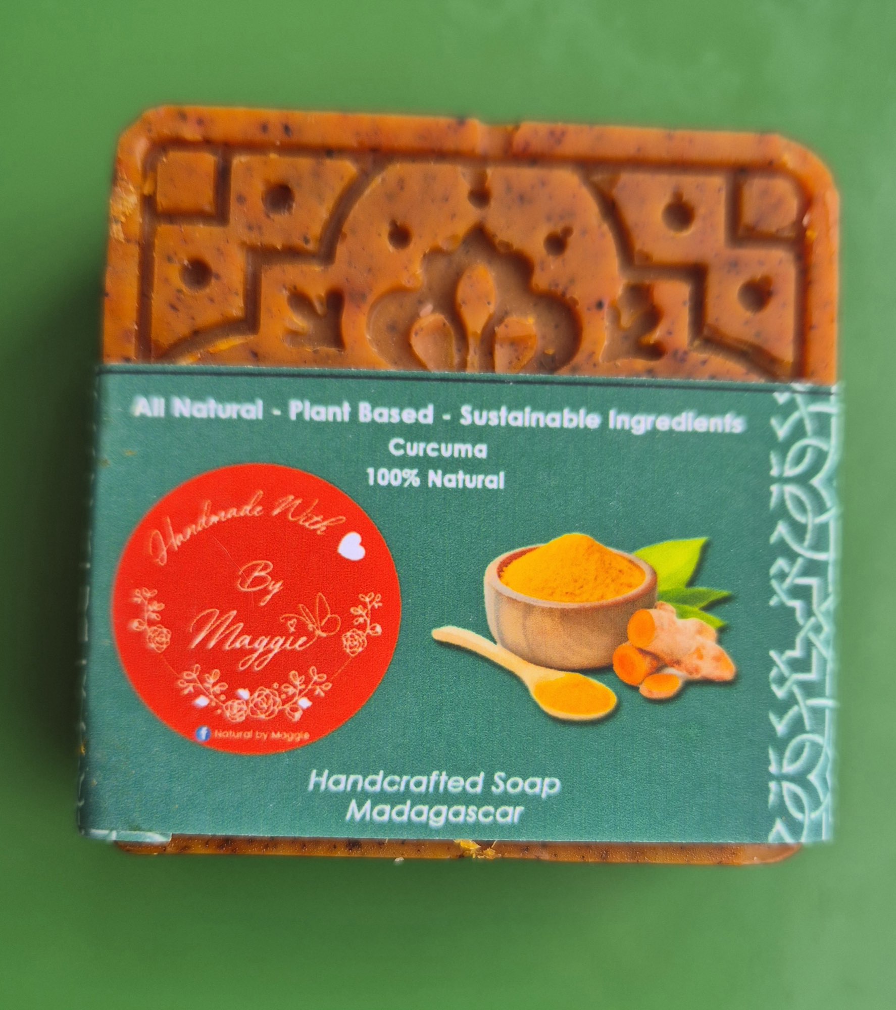 Savon artisanal au curcuma « Natural by Maggie »