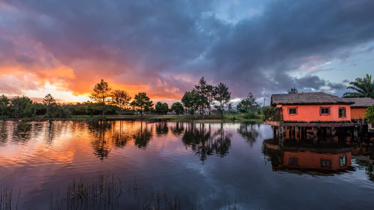 Coucher de soleil sur le lac