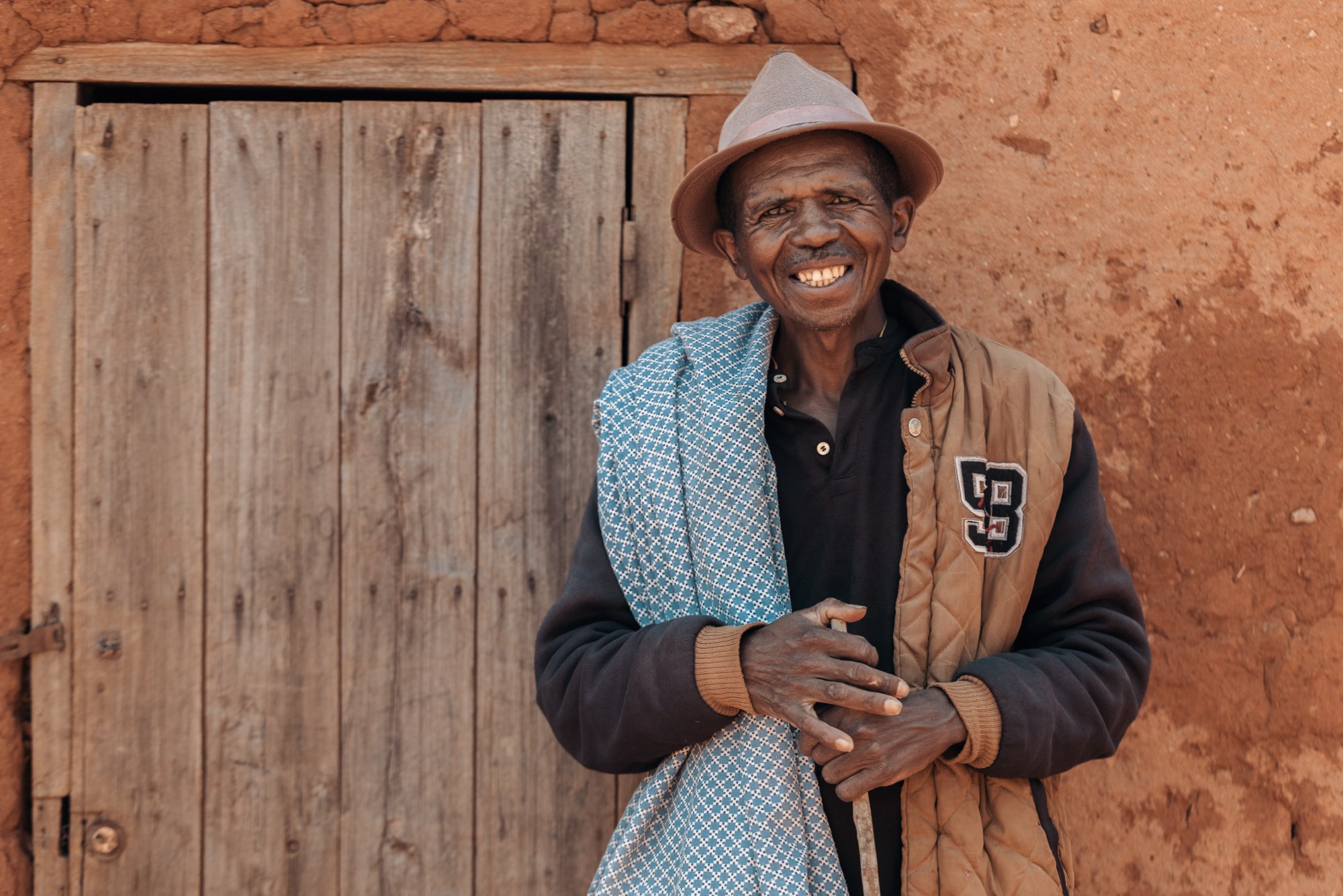 Portrait d’un homme betsileo souriant du village de Sahambavy